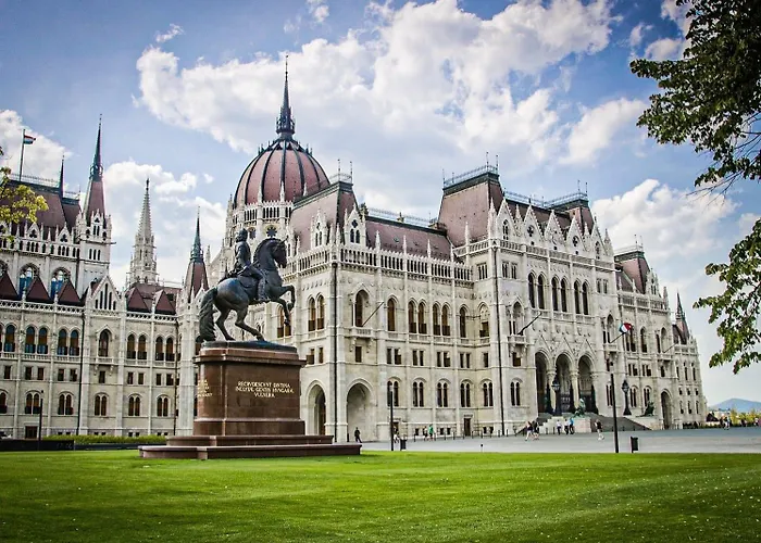 Relaxing Spacious Balcony Super Near Opera Apartman Budapest