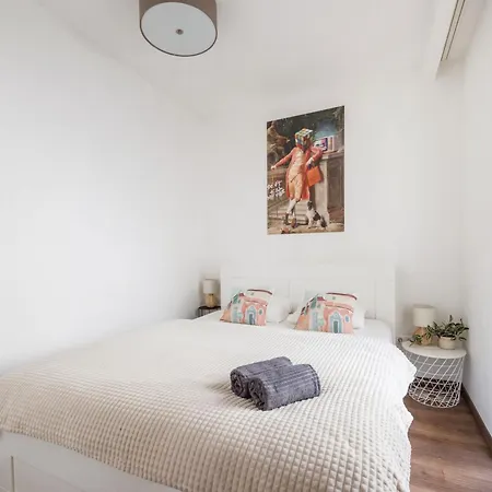Relaxing Spacious Balcony Super Central Near Opera Apartment Budapest