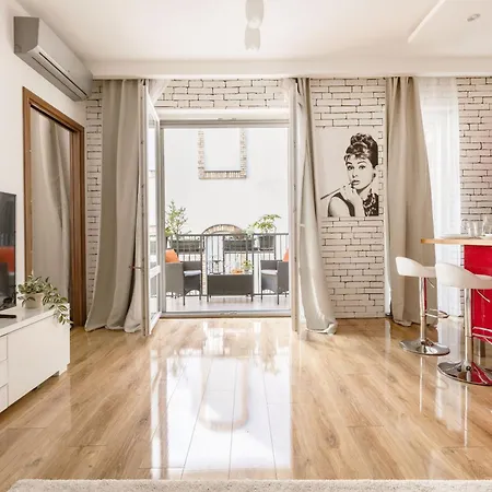 Relaxing Spacious Balcony Super Central Near Opera Apartment *