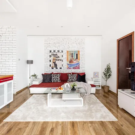 Relaxing Spacious Balcony Super Central Near Opera Apartment