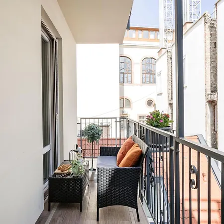 Relaxing Spacious Balcony Super Central Near Opera Apartment