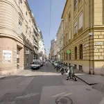 Relaxing Spacious Balcony Super Near Opera Appartement *
