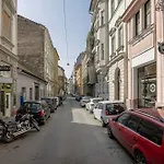 Relaxing Spacious Balcony Super Near Opera Budapest