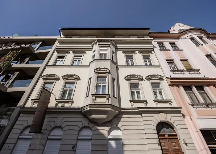 Relaxing Spacious Balcony Super Near Opera * Budapesta