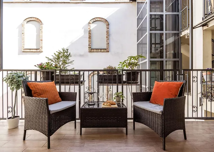 Relaxing Spacious Balcony Super Near Opera