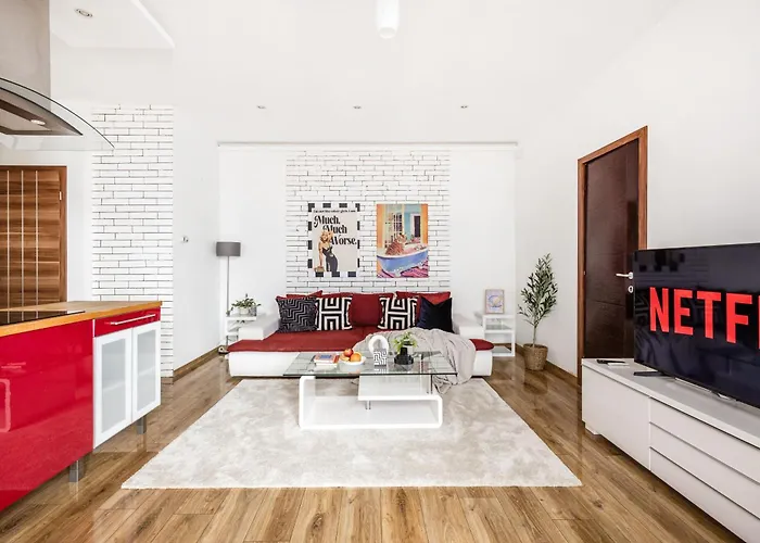 Relaxing Spacious Balcony Super Near Opera Apartament